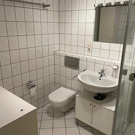 Oder Messezimmer In Ruhiger Lage